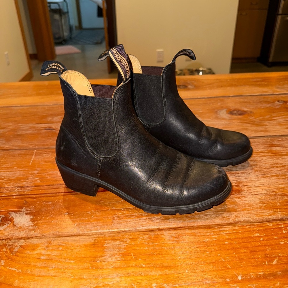 Blundstond #1671 Heeled Black Boots